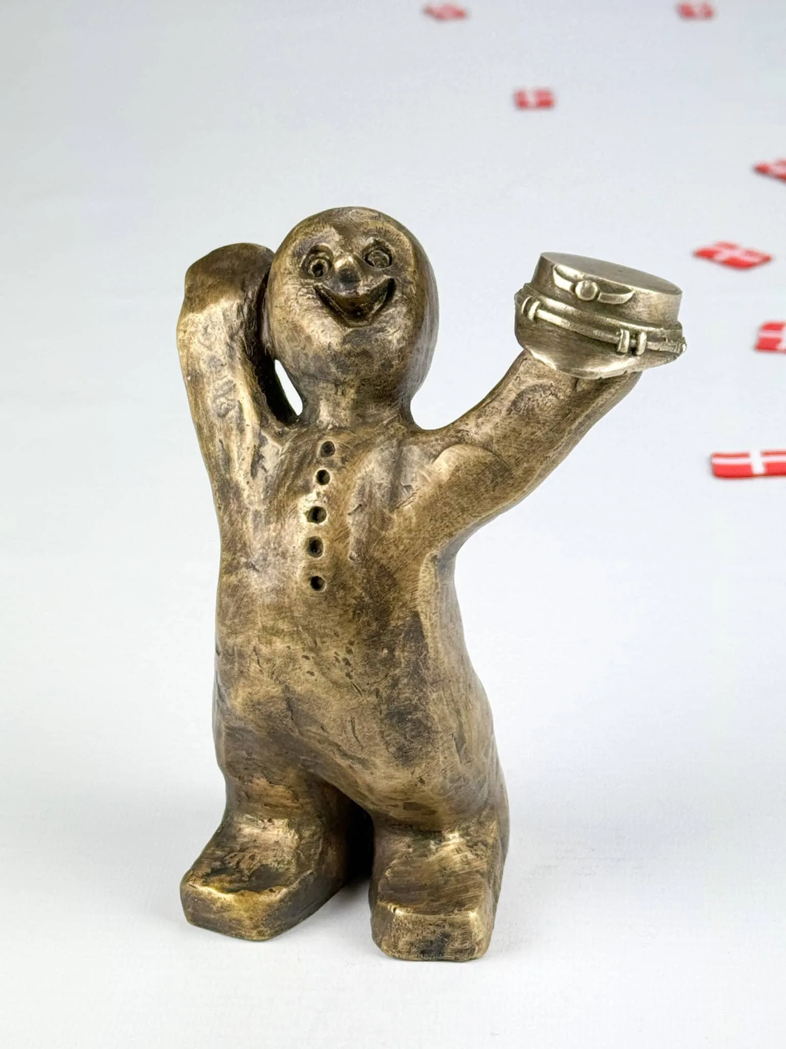 Årets student - bronzeskulptur til student — studentergave fra 99 Skulpturer